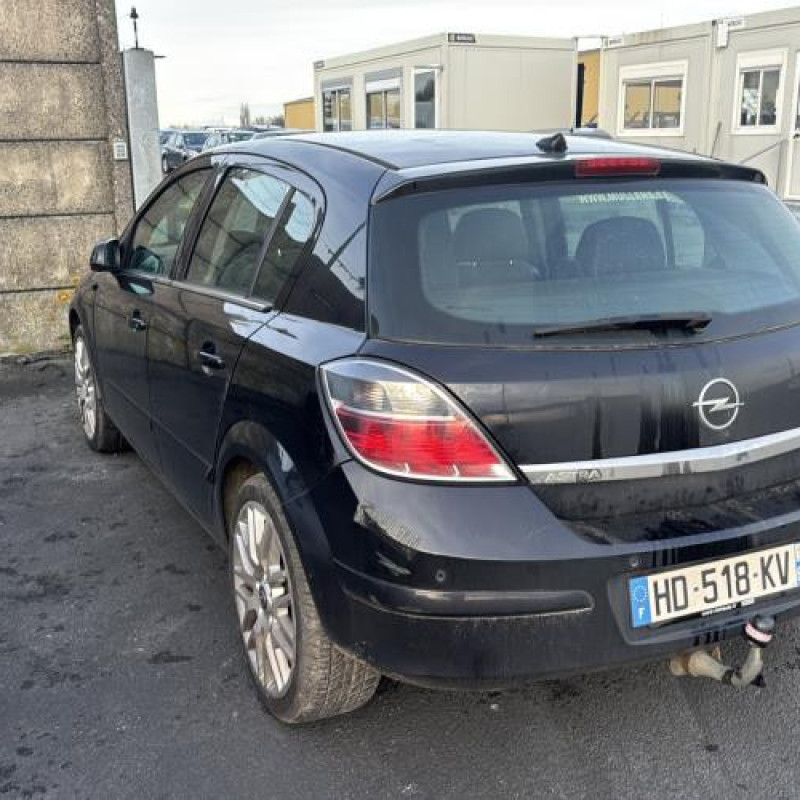 Reservoir essence OPEL ASTRA H Photo n°4