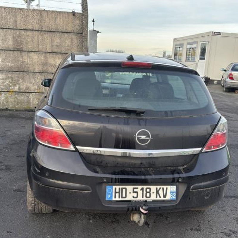 Reservoir essence OPEL ASTRA H Photo n°5