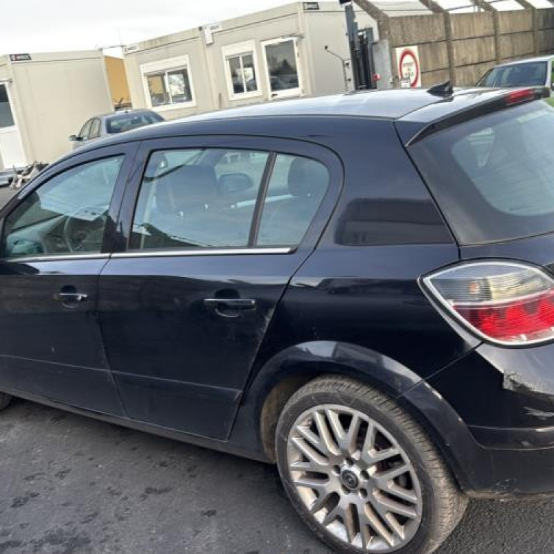 Reservoir essence OPEL ASTRA H Photo n°6