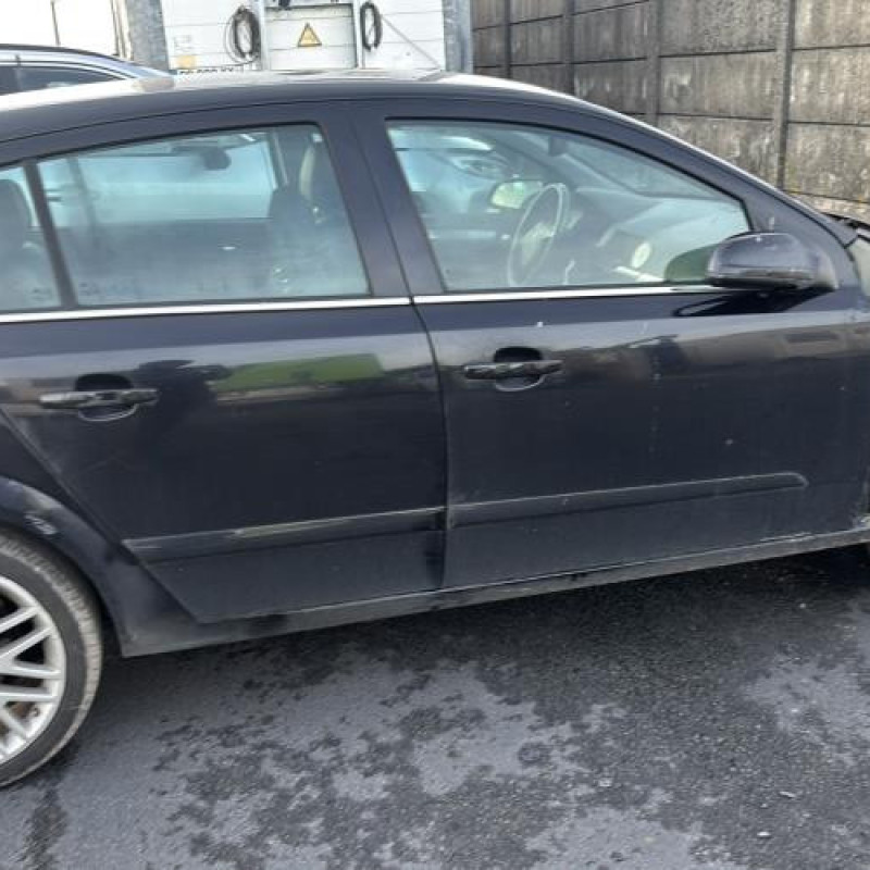 Reservoir essence OPEL ASTRA H Photo n°7