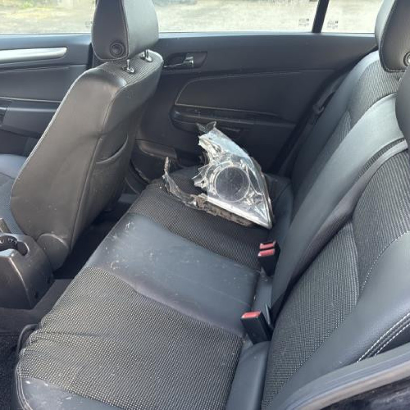 Reservoir essence OPEL ASTRA H Photo n°12