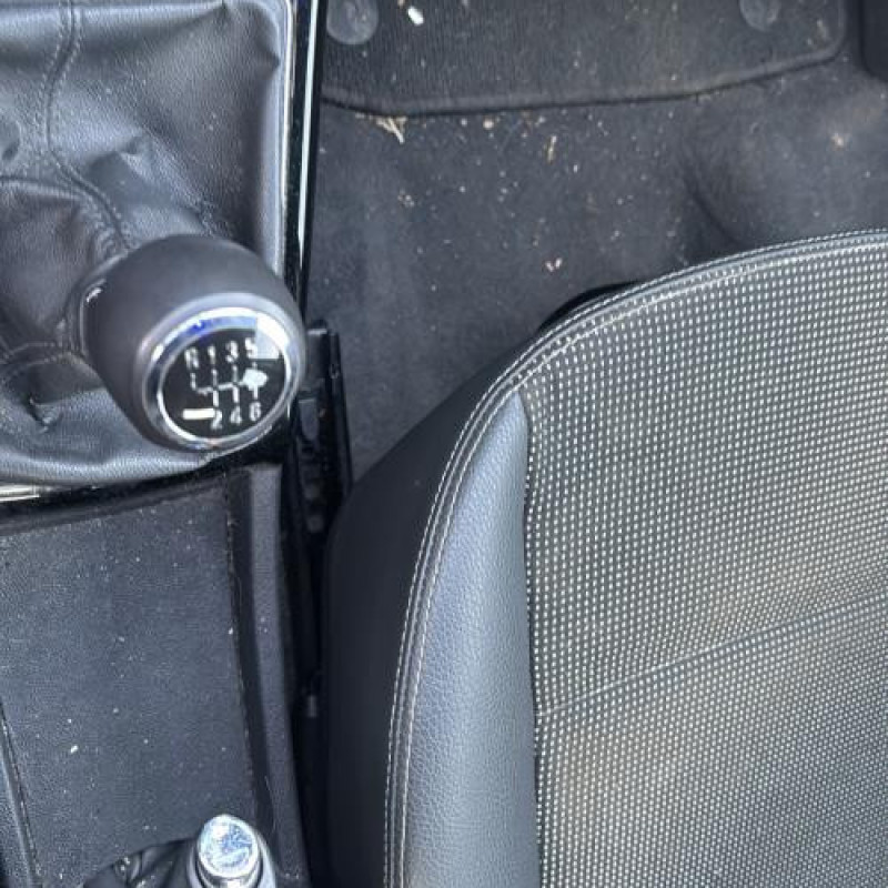 Reservoir essence OPEL ASTRA H Photo n°20