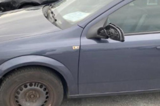 Reservoir essence OPEL ASTRA H Photo n°1