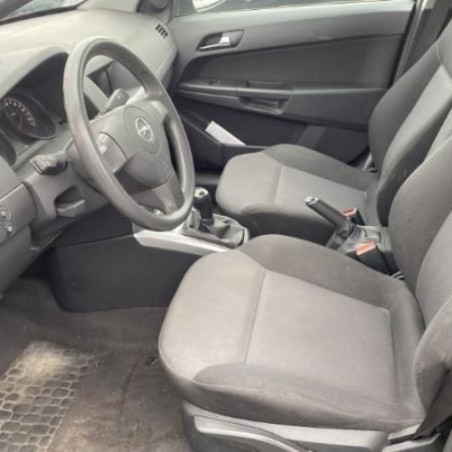 Reservoir essence OPEL ASTRA H