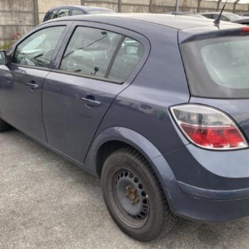 Reservoir essence OPEL ASTRA H Photo n°5