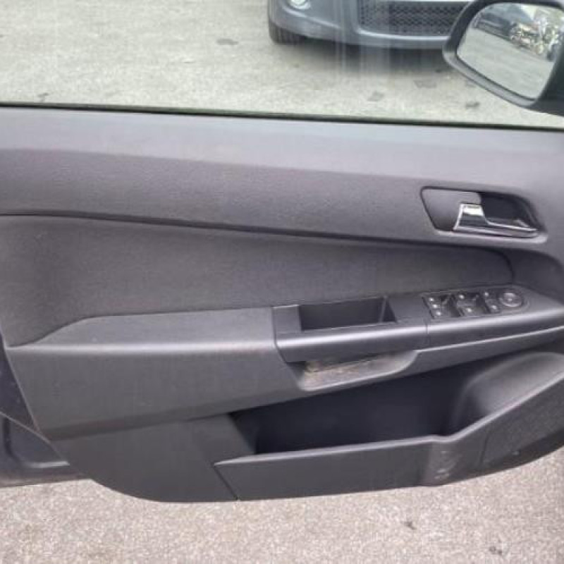 Reservoir essence OPEL ASTRA H Photo n°6