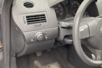 Reservoir essence OPEL ASTRA H