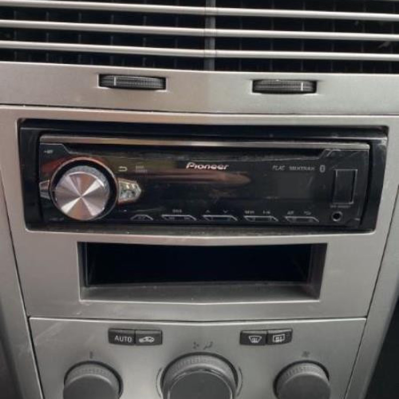 Reservoir essence OPEL ASTRA H Photo n°13