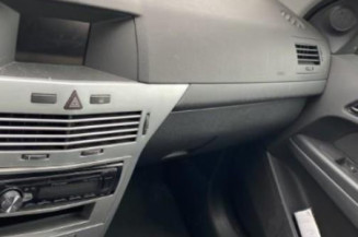 Reservoir essence OPEL ASTRA H