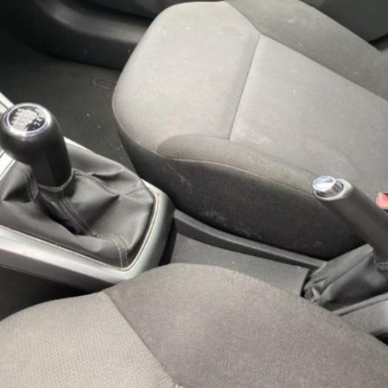 Reservoir essence OPEL ASTRA H Photo n°16