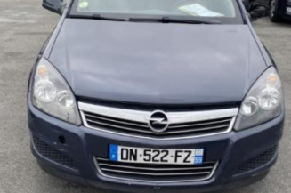 Reservoir essence OPEL ASTRA H