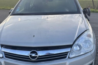 Reservoir essence OPEL ASTRA H