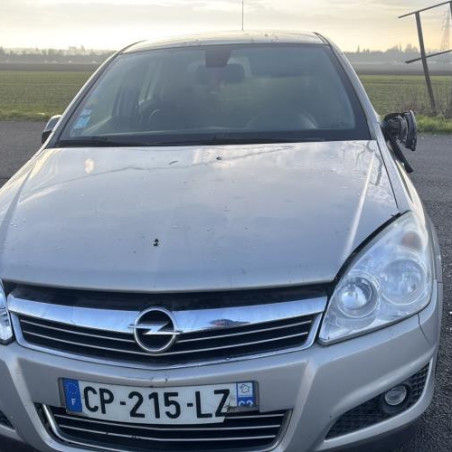Reservoir essence OPEL ASTRA H