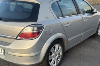 Reservoir essence OPEL ASTRA H