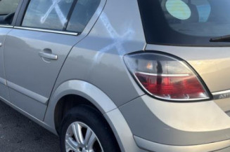 Reservoir essence OPEL ASTRA H