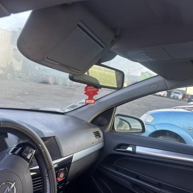 Reservoir essence OPEL ASTRA H Photo n°14