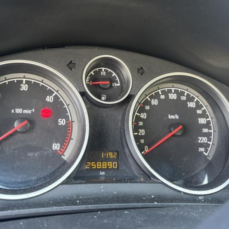 Reservoir essence OPEL ASTRA H Photo n°16