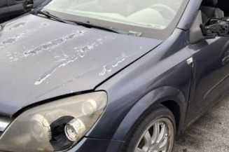 Reservoir essence OPEL ASTRA H Photo n°1