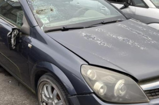 Reservoir essence OPEL ASTRA H