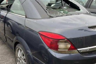 Reservoir essence OPEL ASTRA H