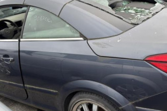 Reservoir essence OPEL ASTRA H