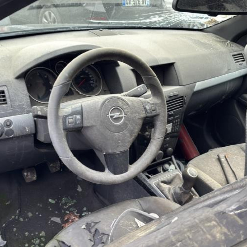 Reservoir essence OPEL ASTRA H Photo n°12