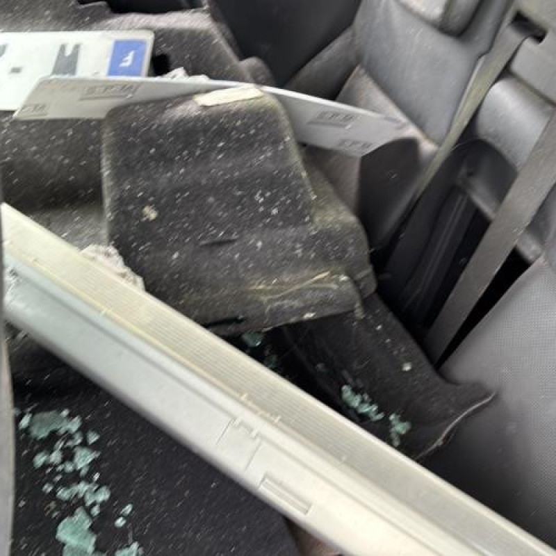 Reservoir essence OPEL ASTRA H Photo n°14