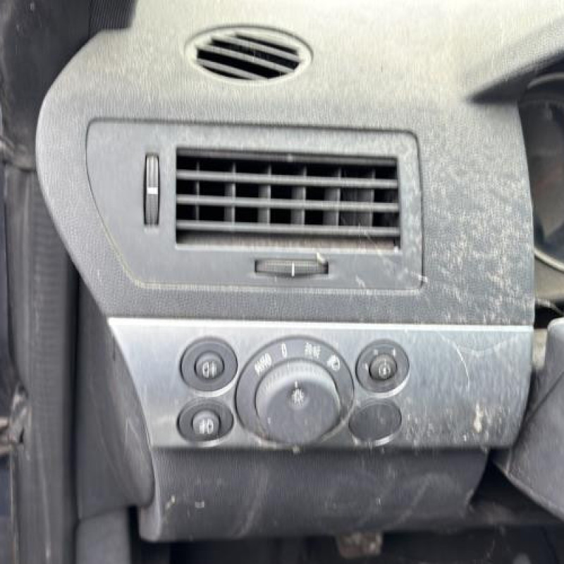 Reservoir essence OPEL ASTRA H Photo n°15