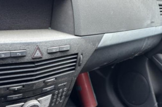 Reservoir essence OPEL ASTRA H