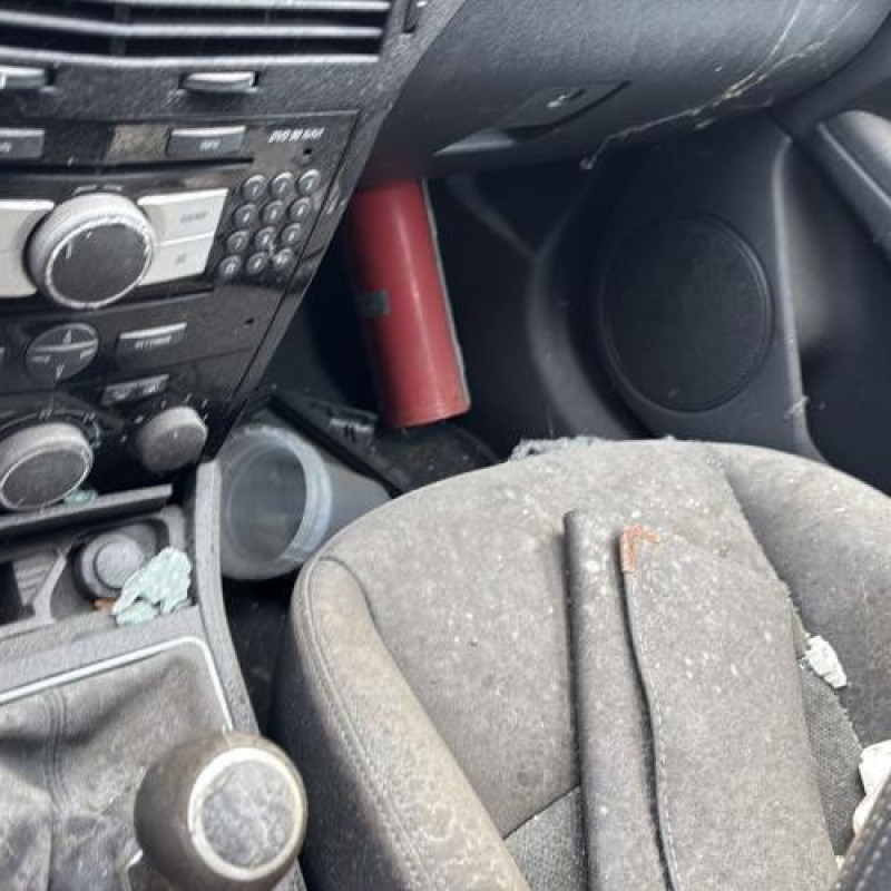 Reservoir essence OPEL ASTRA H Photo n°18