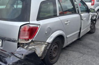 Reservoir essence OPEL ASTRA H