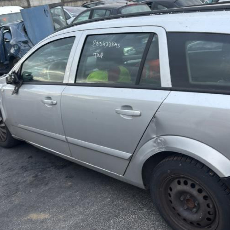 Reservoir essence OPEL ASTRA H Photo n°6