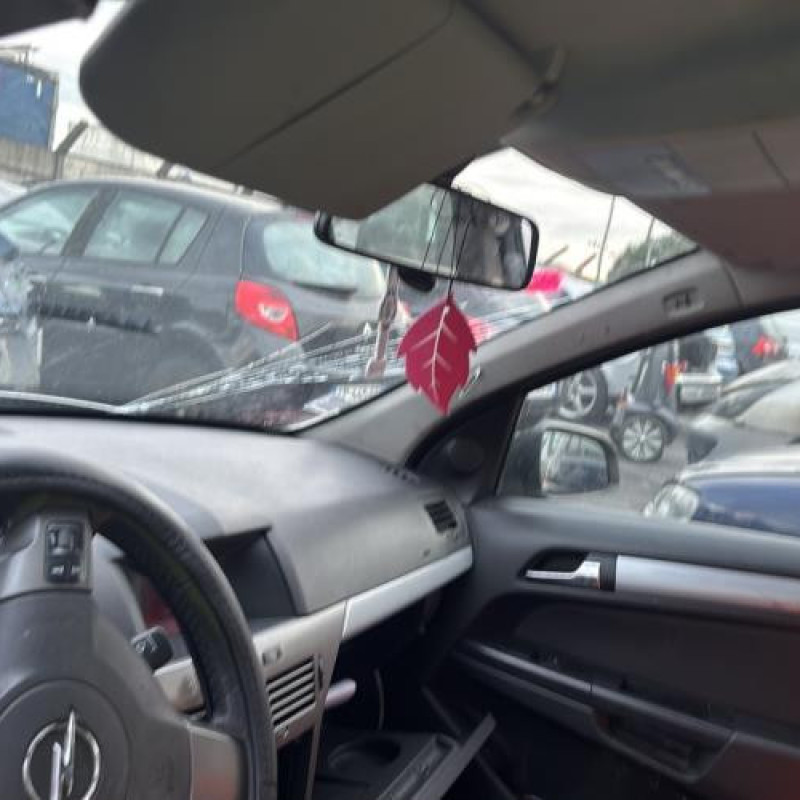 Reservoir essence OPEL ASTRA H Photo n°14