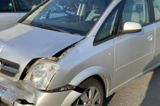 Trappe d'essence OPEL MERIVA A Photo n°1