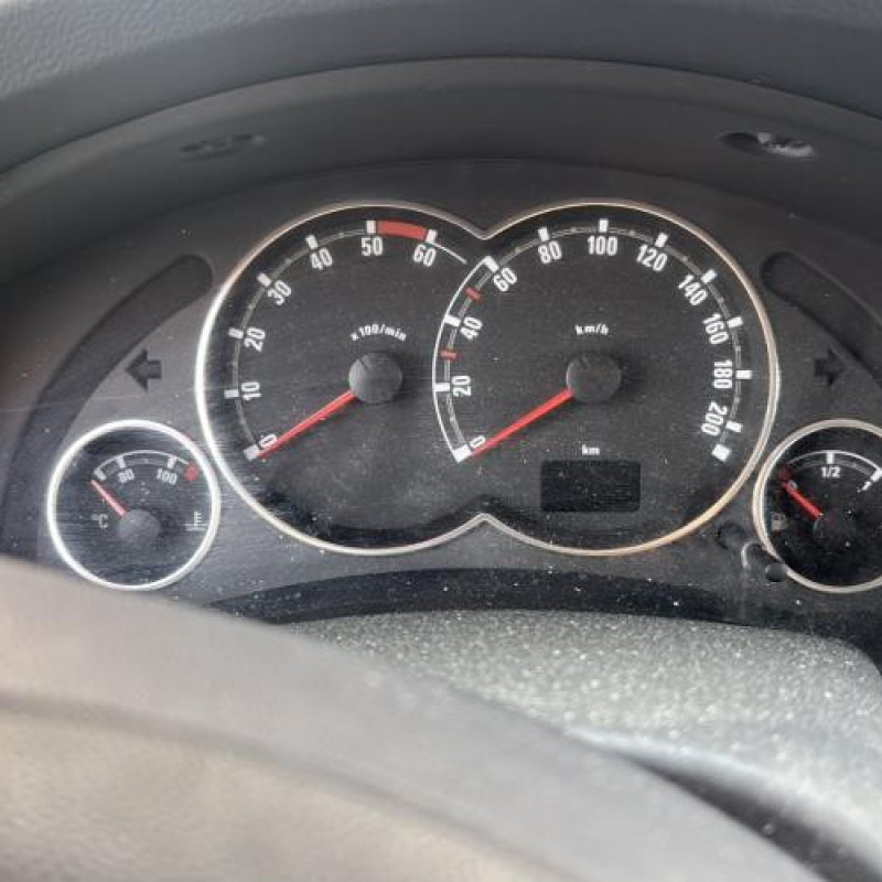 Trappe d'essence OPEL MERIVA A Photo n°18