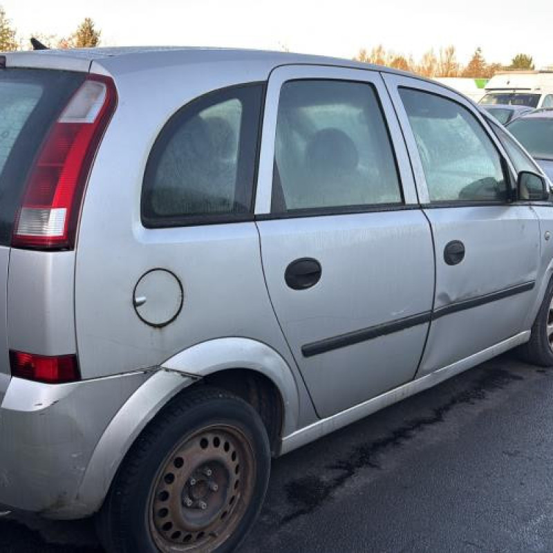 Trappe d'essence OPEL MERIVA A Photo n°3