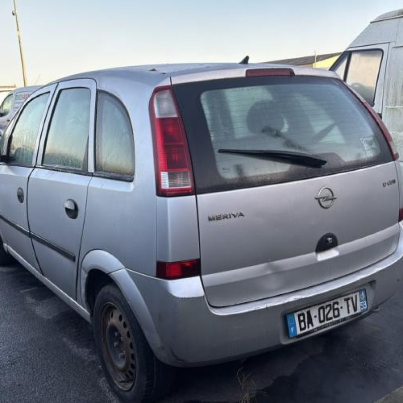 Trappe d'essence OPEL MERIVA A Photo n°4