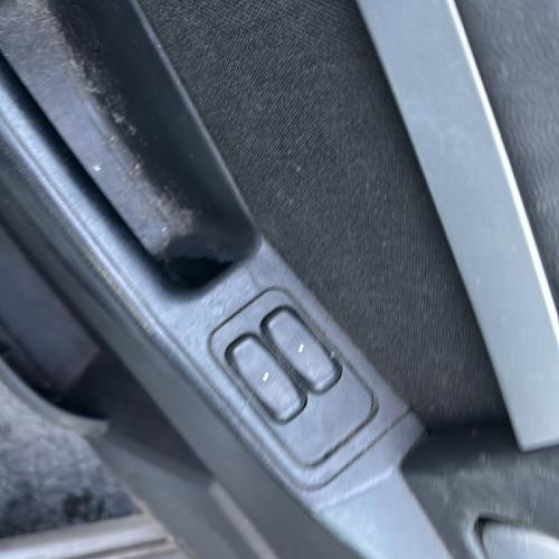 Trappe d'essence OPEL MERIVA A Photo n°10