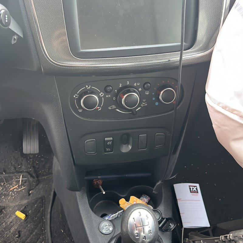 DACIA SANDERO 2 PHASE 2 1.0i - 12V TURBO TCE 100 Photo n°9