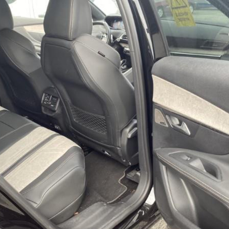 PEUGEOT 3008 2 PHASE 2 1.6i - 16V TURBO HYBRID 4X4 Photo n°14