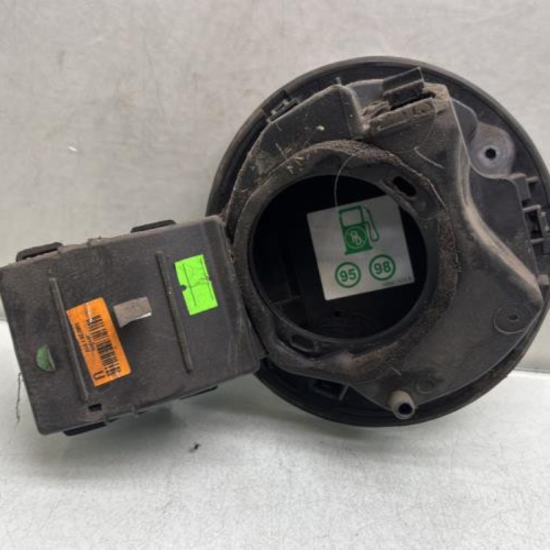 Trappe d'essence RENAULT CLIO 4 Photo n°3