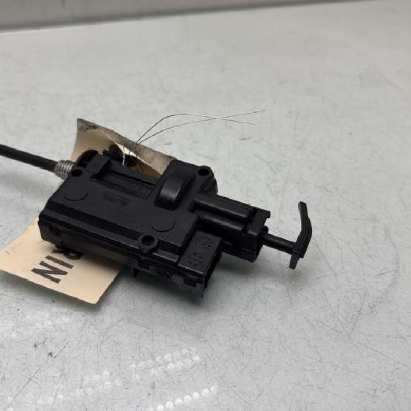 Actionneur verrou trappe d'essence RENAULT MEGANE 4 Photo n°3