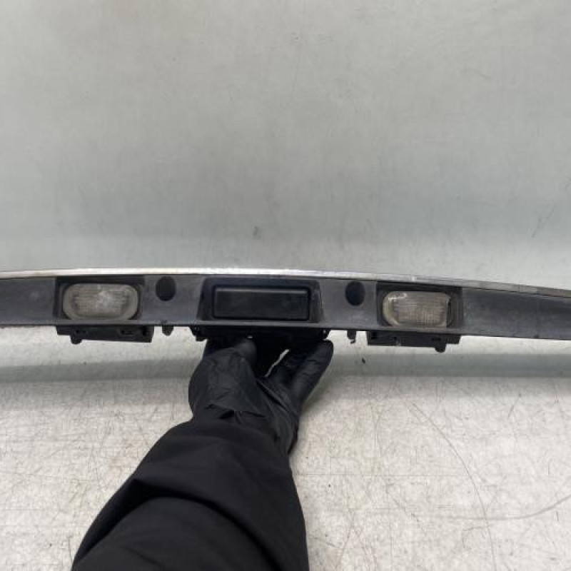 Bouton de coffre MERCEDES CLASSE B 245 Photo n°2