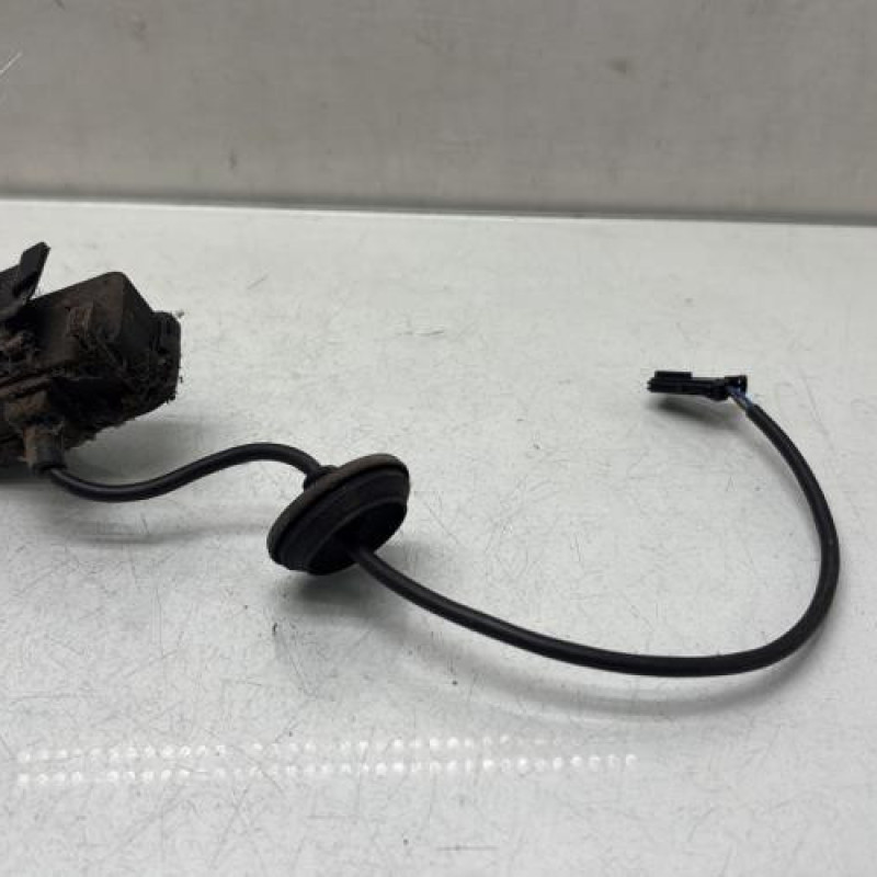 Actionneur verrou trappe d'essence VOLKSWAGEN POLO 5 Photo n°2