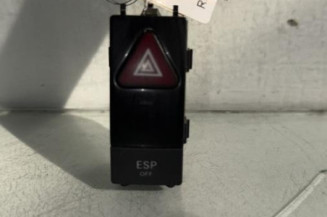 Bouton de warning MERCEDES CLASSE C 204 Photo n°1