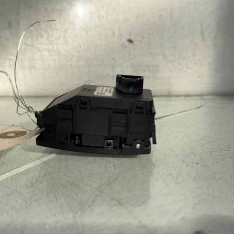 Bouton de warning MERCEDES CLASSE C 204 Photo n°3