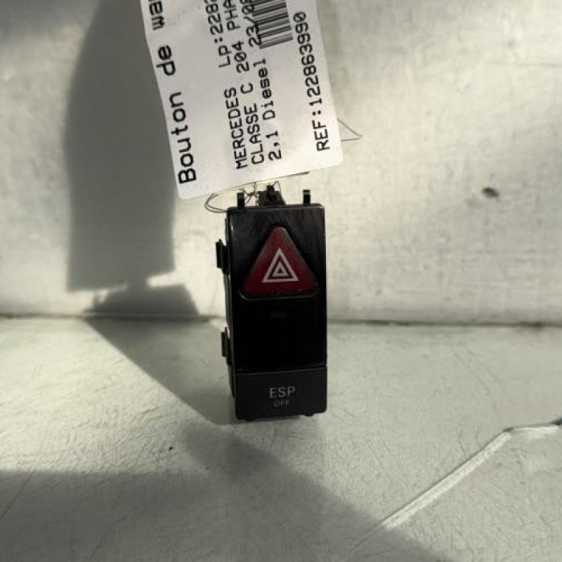 Bouton de warning MERCEDES CLASSE C 204 Photo n°4