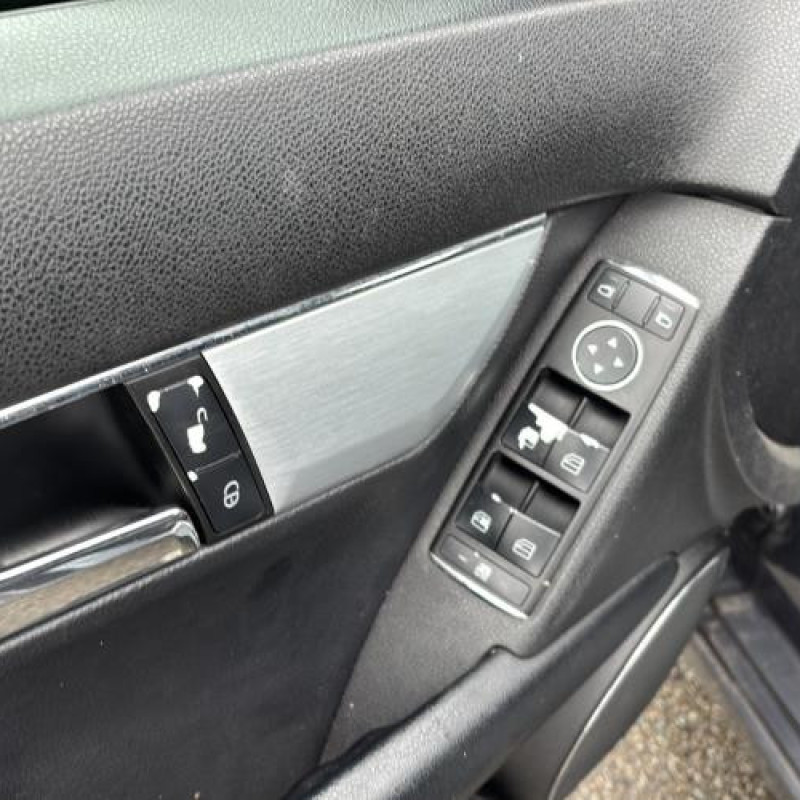 Bouton de warning MERCEDES CLASSE C 204 Photo n°14