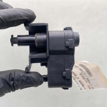 Actionneur verrou trappe d'essence AUDI A4 3 Photo n°1