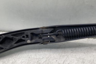 Bras essuie glace avant gauche MERCEDES CLASSE B 245